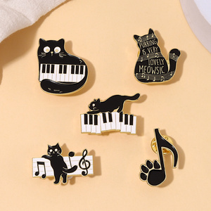 Pasadores esmaltados de ritmo de gato, teclas de <span class=keywords><strong>Piano</strong></span> personalizadas, broches de <span class=keywords><strong>notas</strong></span> musicales de gatito, insignias de solapa, joyería musical de animales, regalo para niños y amigos - Product Image 3