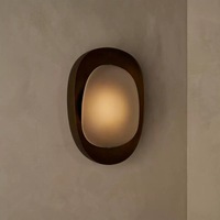 Lampu Dinding LED Besi Postmodern Desainer Warna Putih Gading untuk Ruang Tamu, Latar Belakang TV, Kamar Tidur, Lampu Samping Tempat Tidur, Lampu Tangga, Penggunaan Hotel