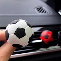 Diffuseur de parfum pour voiture en forme de ballon de football fait à la main avec plusieurs motifs de couleurs et désodorisant en plâtre de football réutilisable