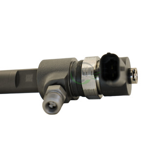 Ensemble d'injecteurs de carburant 0445110231 pour la réparation et le remplacement de locomotives diesel - Product Image 3