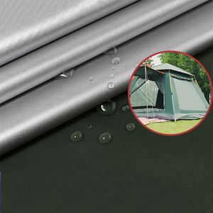 Tela de Tafetán de Poliéster 210T Impermeable y Resistente a Desgarros con Revestimiento Plateado de PU Ligero, Suministro de Fábrica, para Cubiertas de Carpas - Product Image 1