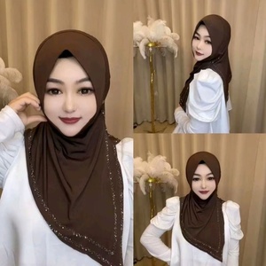 Nuevo Hiyab con Diseño de Abertura y Cristales de Swarovski - Pañuelo Brillante con Punta, Fácil de Ajustar, para Mujeres Musulmanas, Uso Casual - Product Image 3