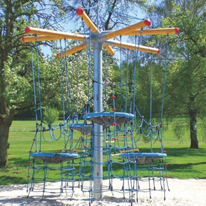 Aire de jeux avec cadre rouge et filet noir, toboggan tubulaire, balançoires et plusieurs chemins pour parc commercial - Product Image 1