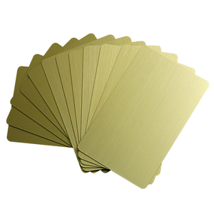 Tarjetas de Membresía Magnéticas Personalizadas de PVC Esmerilado con Acabado Metálico Dorado, Película de Impresión de Pantalla Laminada Inteligente de una Sola Marca - Product Image 1