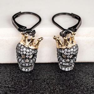 Orecchini Pendenti a Corona di Teschio Bicolore per Donne, Gioielli Scintillanti per Halloween - Product Image 6