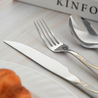11-0 Vaisselle en acier inoxydable Couteau ménager Fourchette et cuillère avec poignée design Ensemble de vaisselle pour l'utilisation du dîner de mariage à l'hôtel