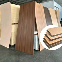 Placage de bois en charbon de bambou de luxe, panneau mural en bois grainé, panneau décoratif intérieur flexible en PVC, panneau mural en bois