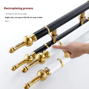 مقبض باب فندقي فاخر بتصميم عمودي وملمس أبيض، مقبض باب نادي بتصميم راقٍ ومتناسق الألوان، مصنوع من الفولاذ المقاوم للصدأ - Product Image 3