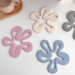 แผ่นรองแก้วซิลิโคนกันความร้อนลายการ์ตูนน่ารัก ดีไซน์สร้างสรรค์  ทันสมัยและเป็นมิตรกับสิ่งแวดล้อม  สำหรับโปรโมชั่นและใช้งานส่วนตัว - Product Image 5