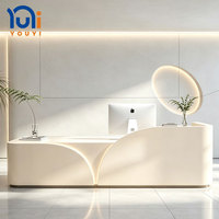 Bureau de réception moderne en bois crème écologique sur mesure pour salon de beauté, spa, clinique et salon de manucure - Design circulaire compact