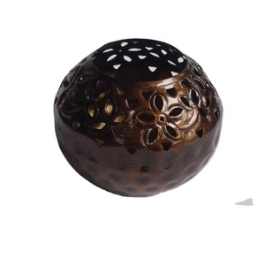 Votiva con forma de bola de diseño único con patrones cortados a mano, diseño de flor de hoja, acabado de latón oscuro, se puede hacer otro acabado, decoración del hogar - Product Image 1