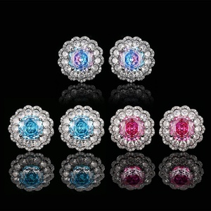 Boucles d'oreilles tendance en cuivre écologique plaqué rhodium, zircon rose taille rose 10*10mm, motif floral de haute qualité pour un charme féminin - Product Image 3