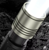 Lampe torche tactique LED 2000 lumens Xhp360 30W avec portée de faisceau de 500 à 600 m, étanche IP55, rechargeable pour le camping
