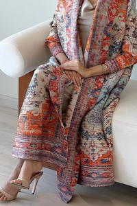 ชุดอาบายะคุณภาพสูงแบบ OEM/ODM ปี 2025 สไตล์ดูไบ สำหรับผู้หญิงมุสลิมแบบเรียบร้อย ดีไซน์ดั้งเดิม ไซส์พลัส แบบเปิดด้านหน้า ทรงคาร์ดิแกน จับจีบยาว แบบกาฟตัน - Product Image 3