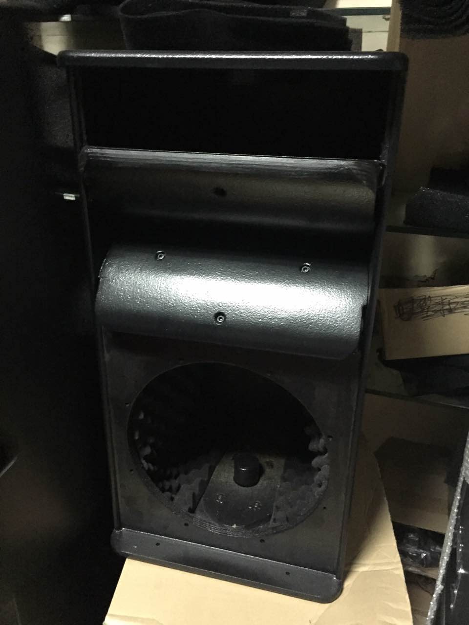 empty cabinet speaker 18 inch