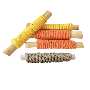 Jouet à mâcher pour lapin et hamster, bâtonnet écologique pour petits animaux, bâton à mordre pour cochon d'Inde, friandise pour le nettoyage des dents, en bois tressé à la main avec corde - Product Image 1