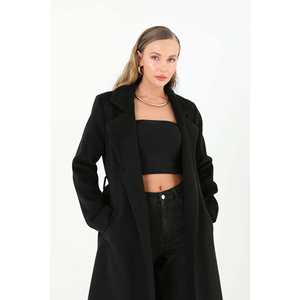 เสื้อโค้ทผู้หญิงแบบมินิมอล กระดุมสองแถว มีเข็มขัด สีดำ ทอผ้า แขนยาว สำหรับฤดูหนาว ให้ความอบอุ่น - Product Image 1