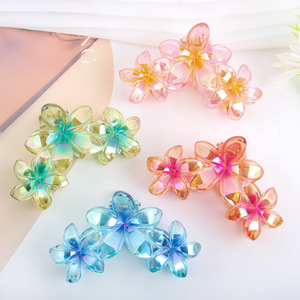 Fermaglio per capelli in plastica hawaiana da donna con fermaglio per mezza presa da spiaggia estiva a forma di squalo con tre disegni floreali che usano quotidianamente regali - Product Image 5