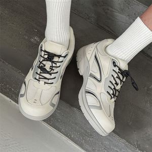 Chaussures de football - Design de niche pour hommes. Confortable pour le sport. Polyvalent. Semelle souple. Chaussures de course basses. - Product Image 6