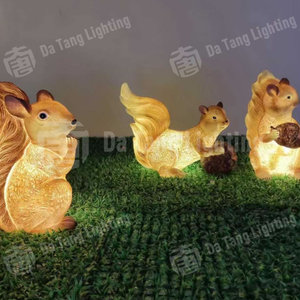 Lampe décorative Ip65 en forme d'écureuil pour l'éclairage des parcs et des pelouses, lumières à motifs festifs pour rehausser la décoration extérieure du jardin - Product Image 2