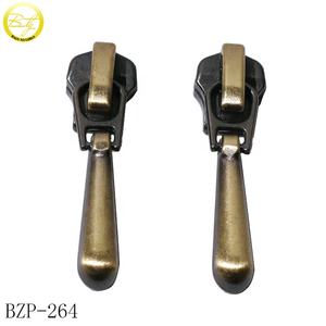 Tirette de fermeture éclair métallique personnalisée à verrouillage automatique, accessoire vestimentaire en émail, étiquettes de fermeture éclair métalliques avec logo lettre pour valises et sacs - Product Image 4