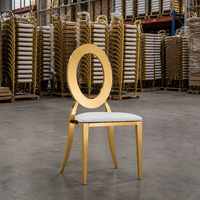 Chaise élégante en forme de cœur, dorée, à dossier creux, chaise de banquet de luxe en blanc doux, chaise de mariage en métal doré