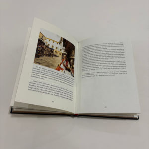 บริการพิมพ์หนังสือปกแข็งพรีเมียม นิยายเวทมนตร์ พิมพ์สีเต็มรูปแบบ ขอบพ่นสี  บริการพิมพ์จำนวนมาก - Product Image 5