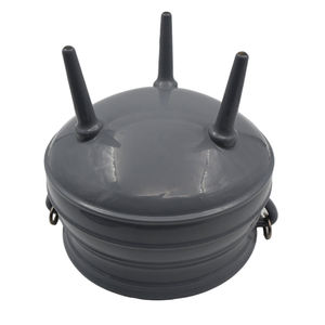 Cocotte hollandaise émaillée en fonte à trois pieds de 26 cm avec poignée en fil métallique pour la cuisson en extérieur - Product Image 3