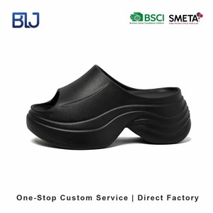 <span class=keywords><strong>Mules</strong></span> compensées tendance en EVA noir à semelle ondulée, confortables pour <span class=keywords><strong>femme</strong></span> au quotidien - Product Image 2