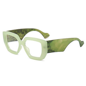 Lunettes de soleil carrées unisexes tendance avec monture épaisse en D, protection UV400, monture en PC, verres transparents en acrylique, dorées - Product Image 2