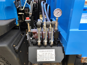 Xe Tải Chở Rác Nâng Móc CuộN Thủy Lực Trung Quốc 6 Tấn Xe Tải Chở Rác Có Tay Xoay - Product Image 2