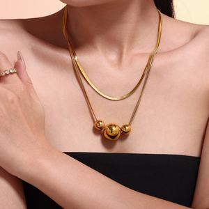 Collar Gargantilla Minimalista de Cadena de Serpiente de Acero Inoxidable con Baño de Oro de 18K y Colgante de Bola, Collar de Doble Capa para Mujer - Product Image 1