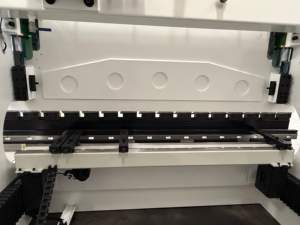 शक्तिशाली स्वचालित 130 टी प्रेस ब्रेक, लिंगजी वी67k मानक हाइड्रोलिक सीएनसी मशीन धातु के लिए - Product Image 5