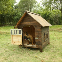 Luxe moderne all-season grote hondenverblijf regenbestendige buiten houten hondenkennel met knoopsluiting solide dierenontwerp hondenhuis kooi OEM