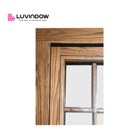 Fenêtres à battant à haut rendement énergétique Offre Spéciale d'usine au design moderne Cadre en bois Grain de bois Aluminium Extérieur-Persienne de fenêtre de maison pivotante