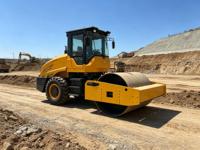 Compacteur à tambour unique 8t 75kW à faible vibration et bruit pour projets de pavage résidentiels