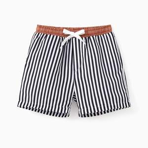 بدلة سباحة عائلية مخصصة متطابقة من قطعتين طقم بكيني من أوراق الأزهار ملابس بحر طقم ملابس سباحة للنساء والرجال من 5 قطع - Product Image 5