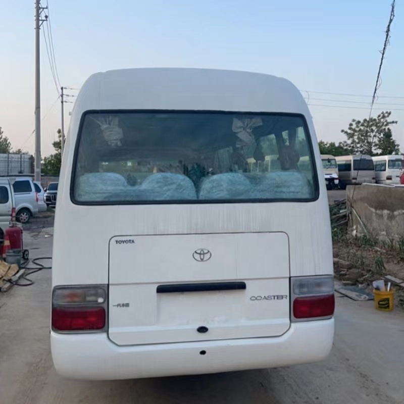 Bonne performance 30 places Bus voiture d'occasion Toyota Coaster Passenger Bus Coach à bas prix