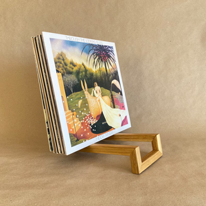 Support de présentation de livres en bois à succès avec étagère inclinée pour l'organisation du bureau à domicile et la solution de rangement de magazines - Product Image 1