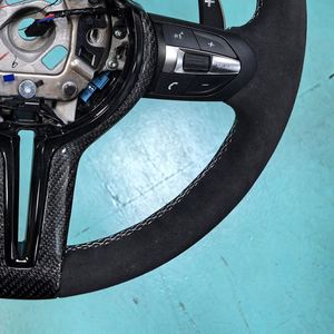 Volant en fibre de carbone avec LED et Alcantara pour <span class=keywords><strong>BMW</strong></span> F30 F10 F20 F31 F32 F34 F35 F36 F15 F36 X5 M3 M5 M6 F11 F15 F16 F22 F48 F90 - Product Image 5