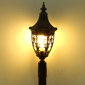Lampe de jardin extérieure antique à LED, lampadaire de chemin, éclairage paysager AC 220V IP65, blanc chaud, en fer et verre, avec détecteur de mouvement - Product Image 3