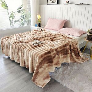 Mantas de Piel de Conejo Tejidas a Mano de Lujo Personalizadas - Diseño Sólido Vintage, Cálidas y Acogedoras, Decoración para el Hogar, Uso en Avión, Manta de Invierno - Product Image 6