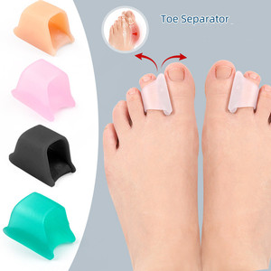 Séparateur d'orteils en SEBS souple et lavable, correcteur d'<span class=keywords><strong>hallux</strong></span> <span class=keywords><strong>valgus</strong></span>, anti-frottement, redresseur d'orteils superposés <span class=keywords><strong>pour</strong></span> les soins des pieds (vente en gros) - Product Image 1