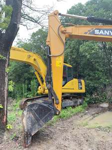 Excavatrice SANY 135 d'occasion à bras court, conception compacte pour la construction urbaine - Product Image 5