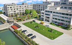 Linterna de metal de autodefensa multifunción tipo C de alta potencia personalizable con alarma más ligera para ocasiones de fiesta directo de fábrica - Product Image 5