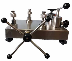 Bomba de Calibración Hidráulica de Sobremesa de Alta Presión 250Mpa para Manómetros y Calibradores - Product Image 1
