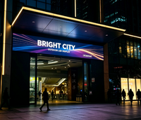 Écran LED extérieur P4 couleur, mur vidéo LED étanche à haute fréquence de rafraîchissement pour la publicité en vitrine de magasin et à l'entrée