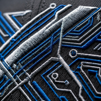 Casquette Snapback Brodé(e) X avec Circuit Imprimé Original, Visière Plate Structurée en Coton, Personnalisable OEM, Vente en Gros