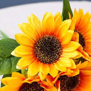 Tournesols artificiels en tissu de soie à 5 têtes, bouquets de tournesols artificiels bon marché pour la décoration de la maison, bouquet de tournesols artificiels - Product Image 4