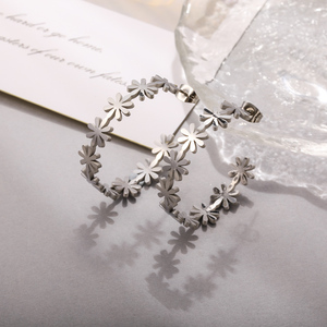 Pendientes de tuerca de color oro y plata de 18 quilates personalizados, joyería chapada en PVD, pendientes huecos de estrella de cinco puntas de acero inoxidable a la moda - Product Image 5